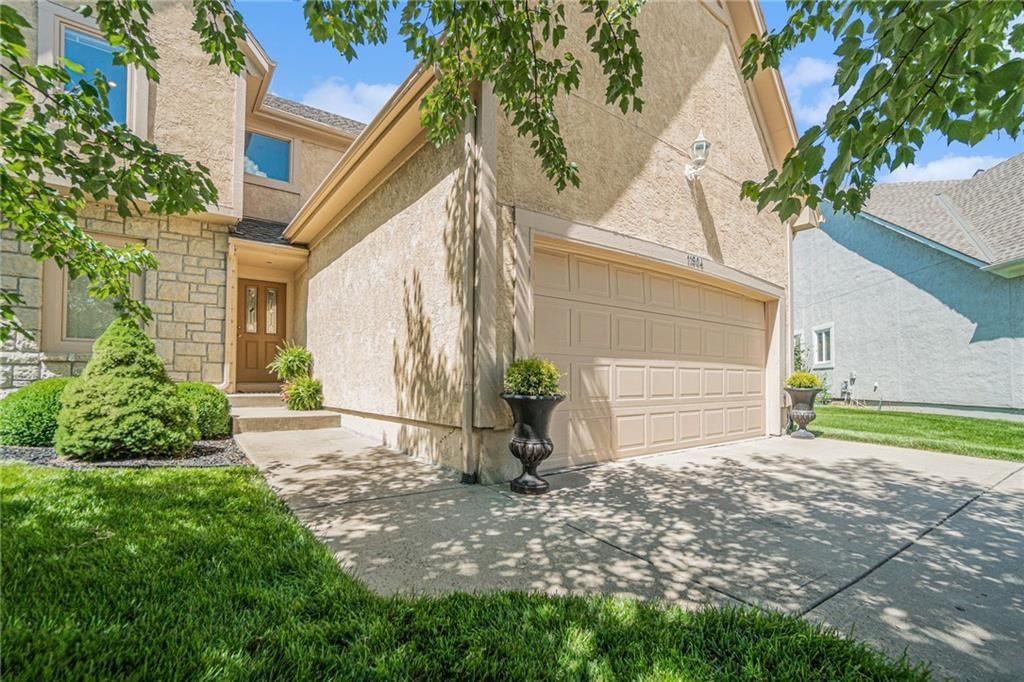 11904 Westgate Circle — photo 2