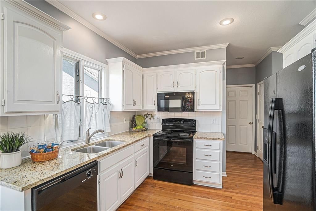 11904 Westgate Circle — photo 11