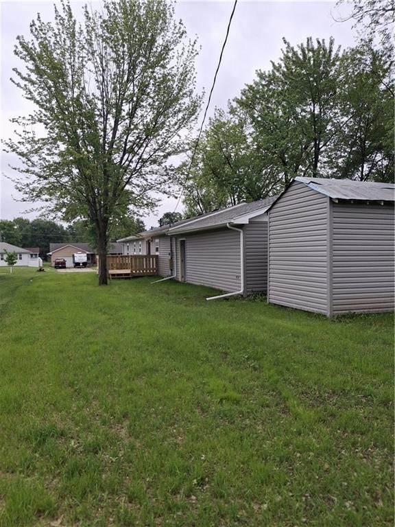 715 E Blackhawk Street — photo 29