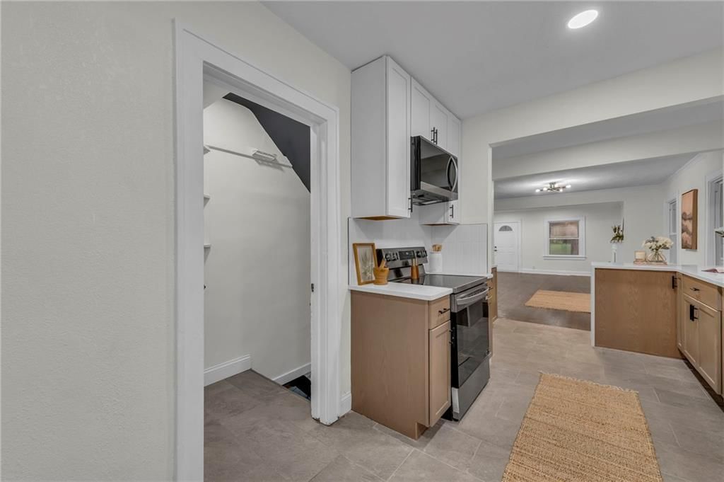 5717 Oak Street — photo 15