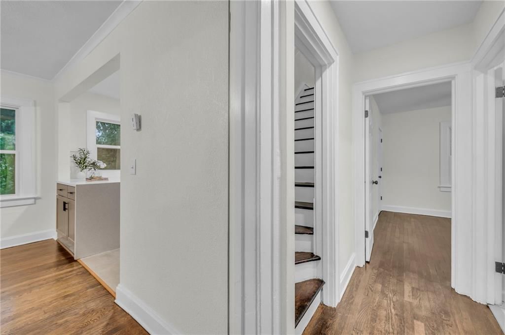 5717 Oak Street — photo 16