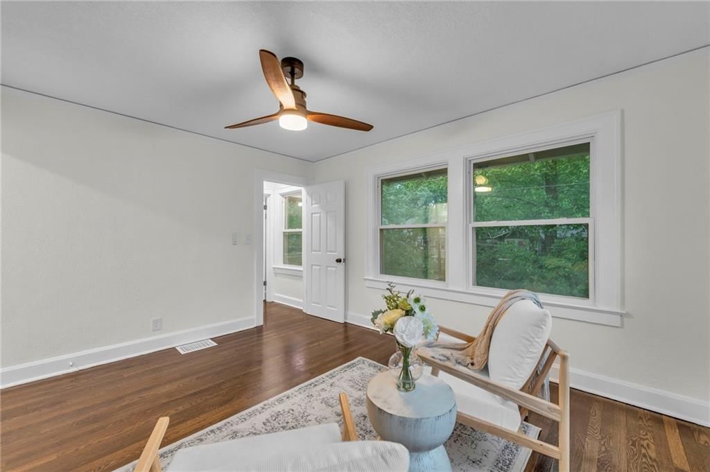 5717 Oak Street — photo 18