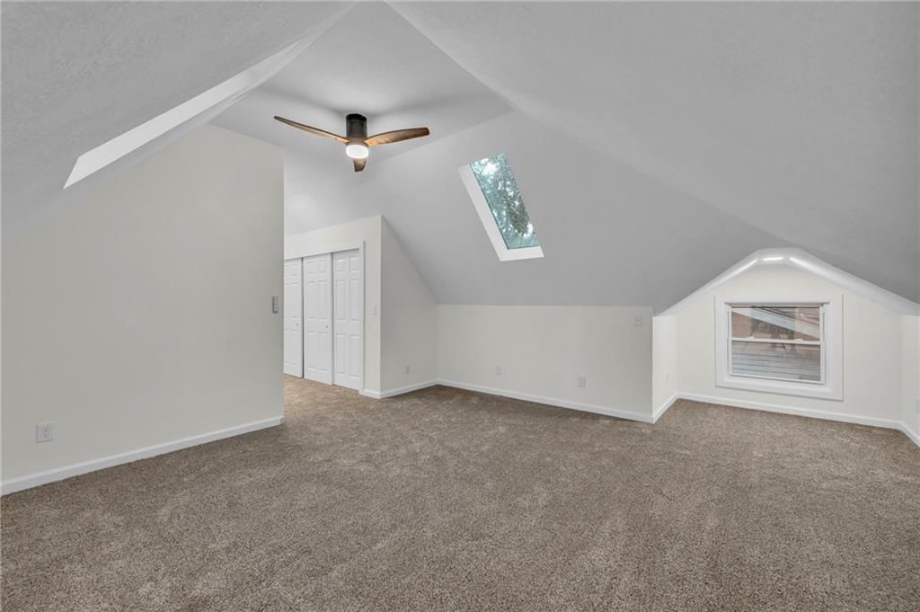 5717 Oak Street — photo 20