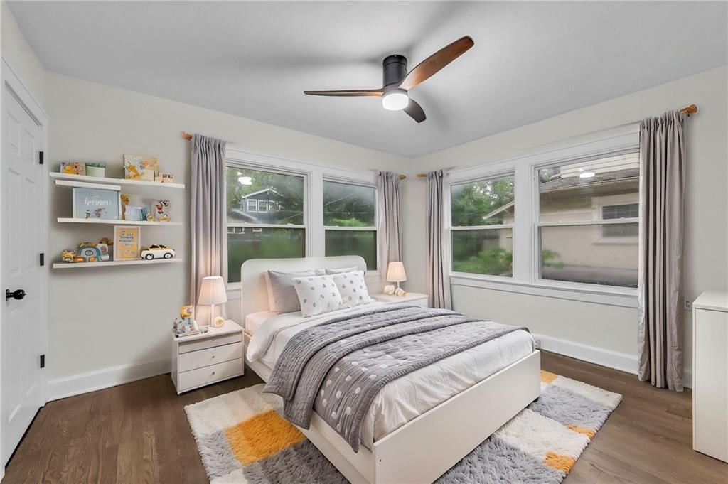 5717 Oak Street — photo 26