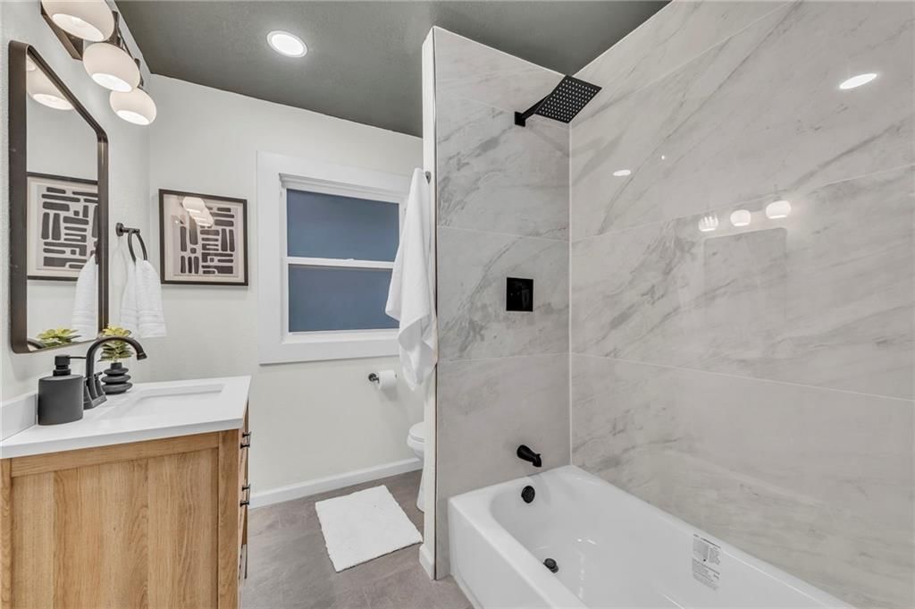 5717 Oak Street — photo 28