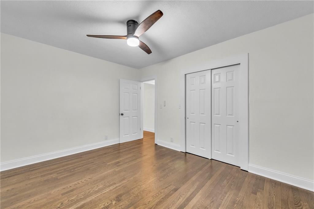 5717 Oak Street — photo 32