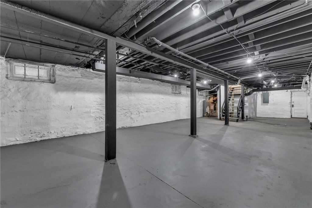 5717 Oak Street — photo 33