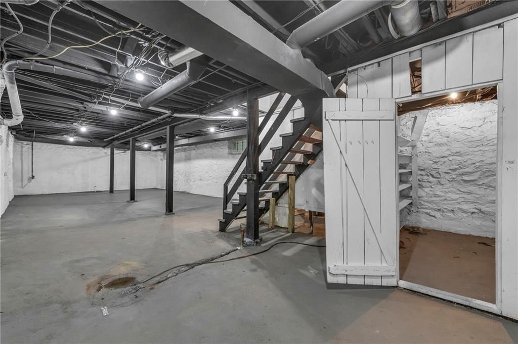 5717 Oak Street — photo 34