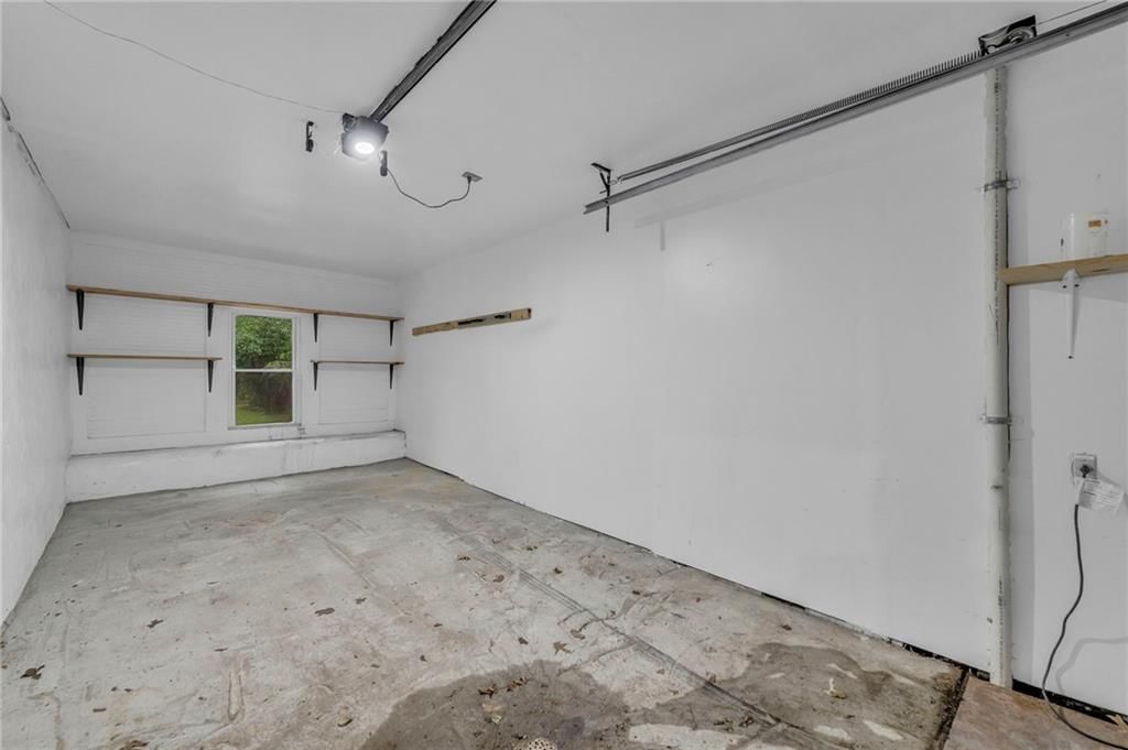 5717 Oak Street — photo 35