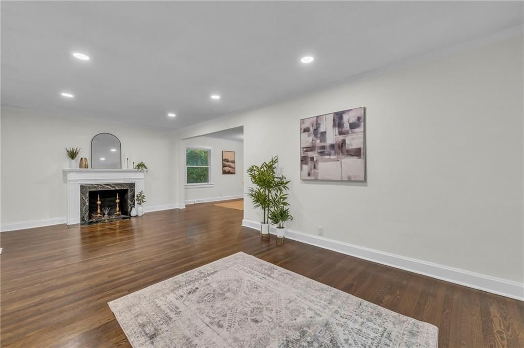 5717 Oak Street — photo 7