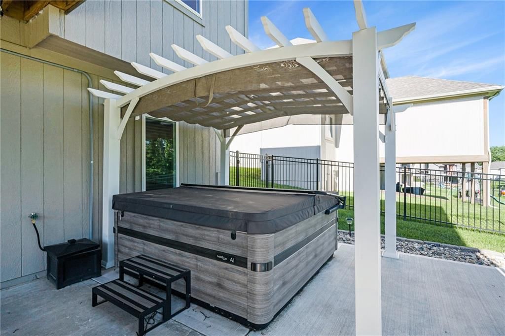 14814 Thousand Oaks Place — photo 58