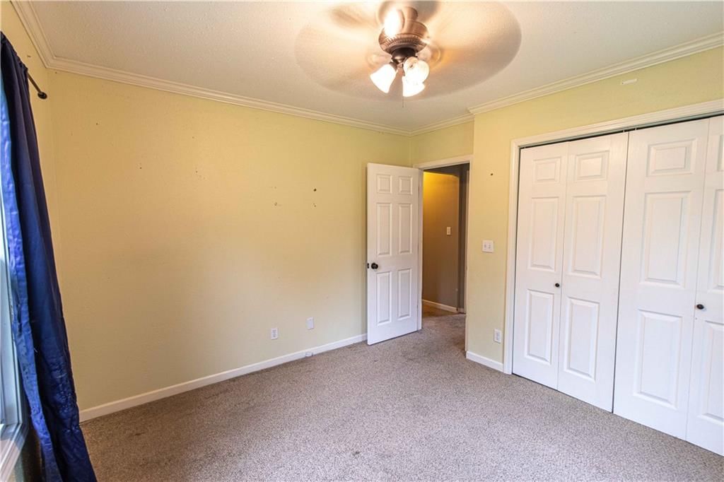 813 E 9th Street — photo 15