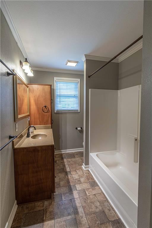 813 E 9th Street — photo 21