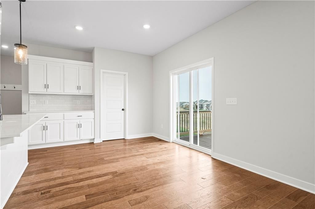 502 Woodview Drive — photo 21