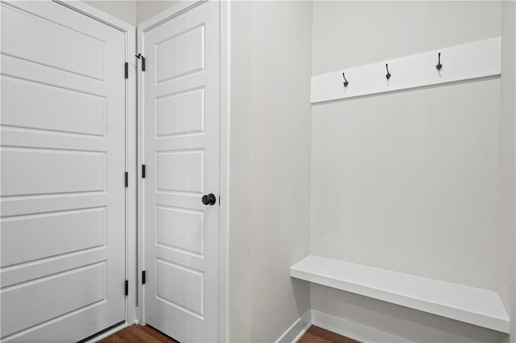 502 Woodview Drive — photo 23