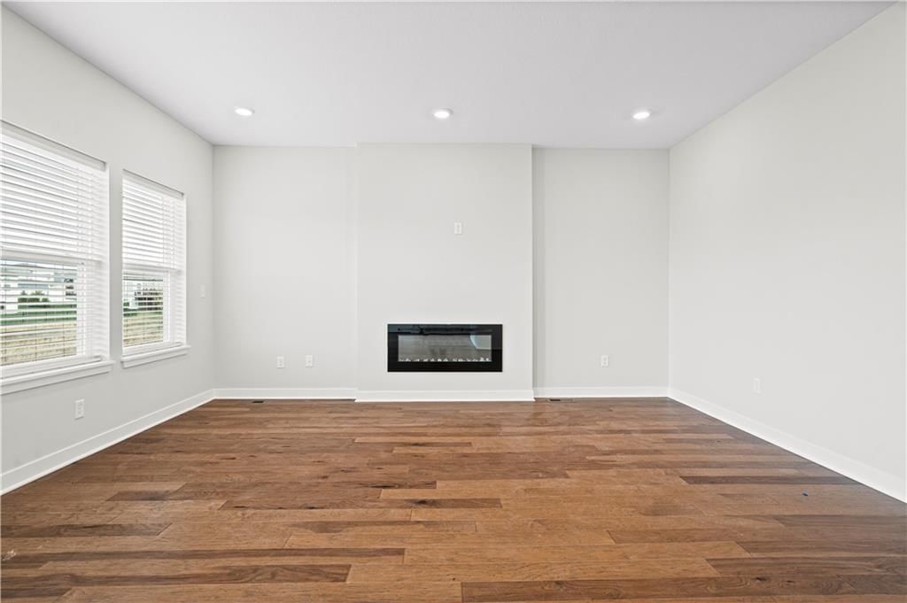 502 Woodview Drive — photo 10