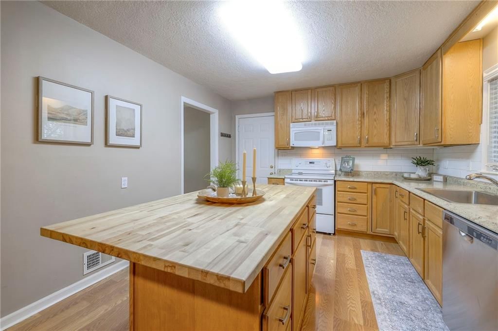 6109 W 54th Terrace — photo 18