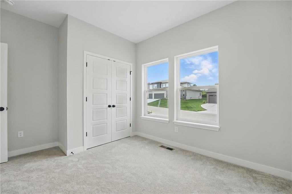 500 Woodview Drive — photo 21