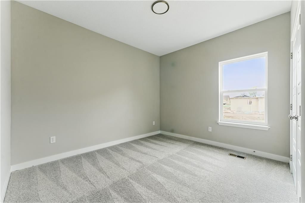 400 Meadowlark Drive — photo 18