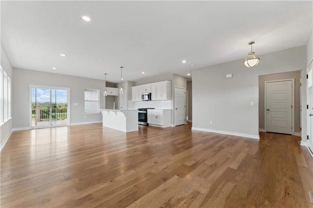 400 Meadowlark Drive — photo 6