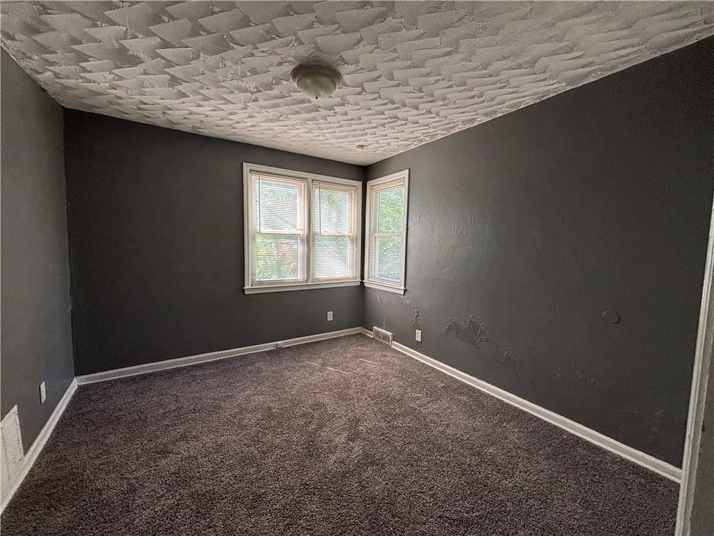 3212 E 59th Street — photo 13