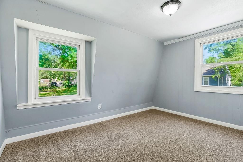 111 W Southside Boulevard — photo 29
