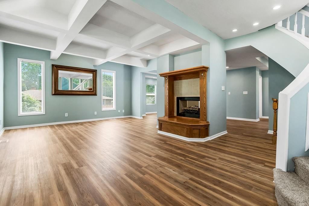 111 W Southside Boulevard — photo 4