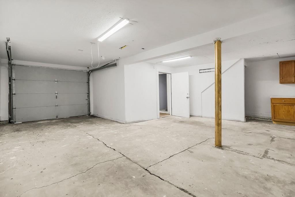 111 W Southside Boulevard — photo 33