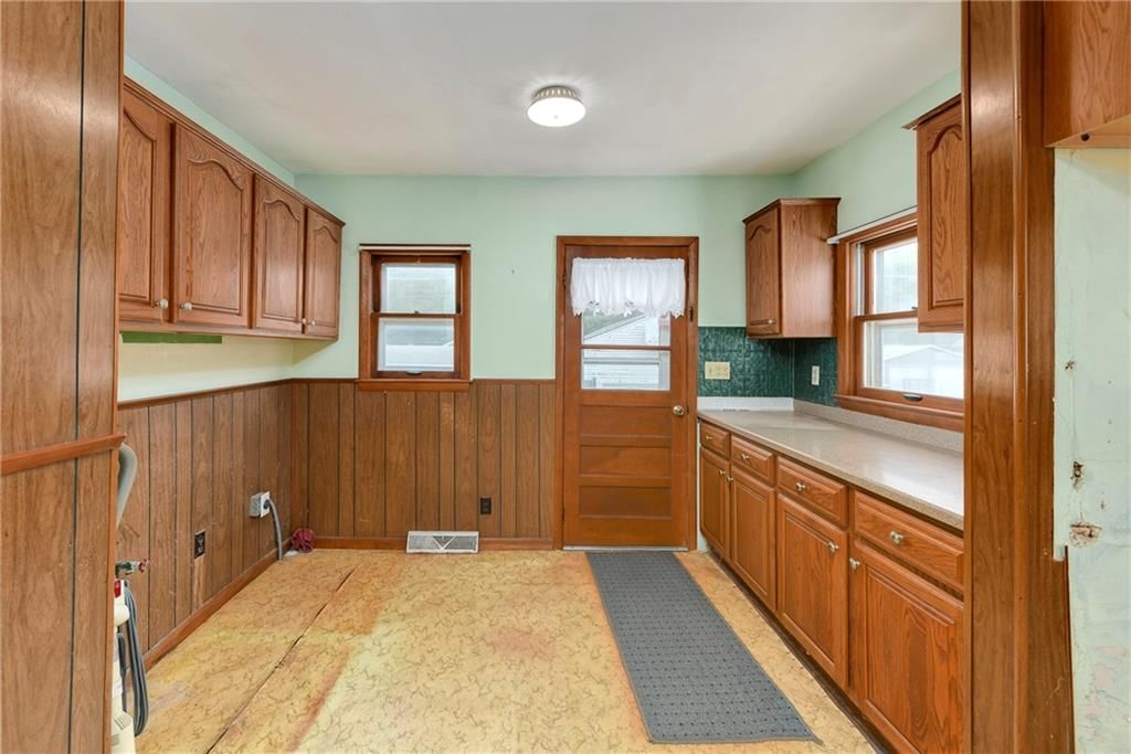 3121 & 3119 Saint Joseph Avenue — photo 15