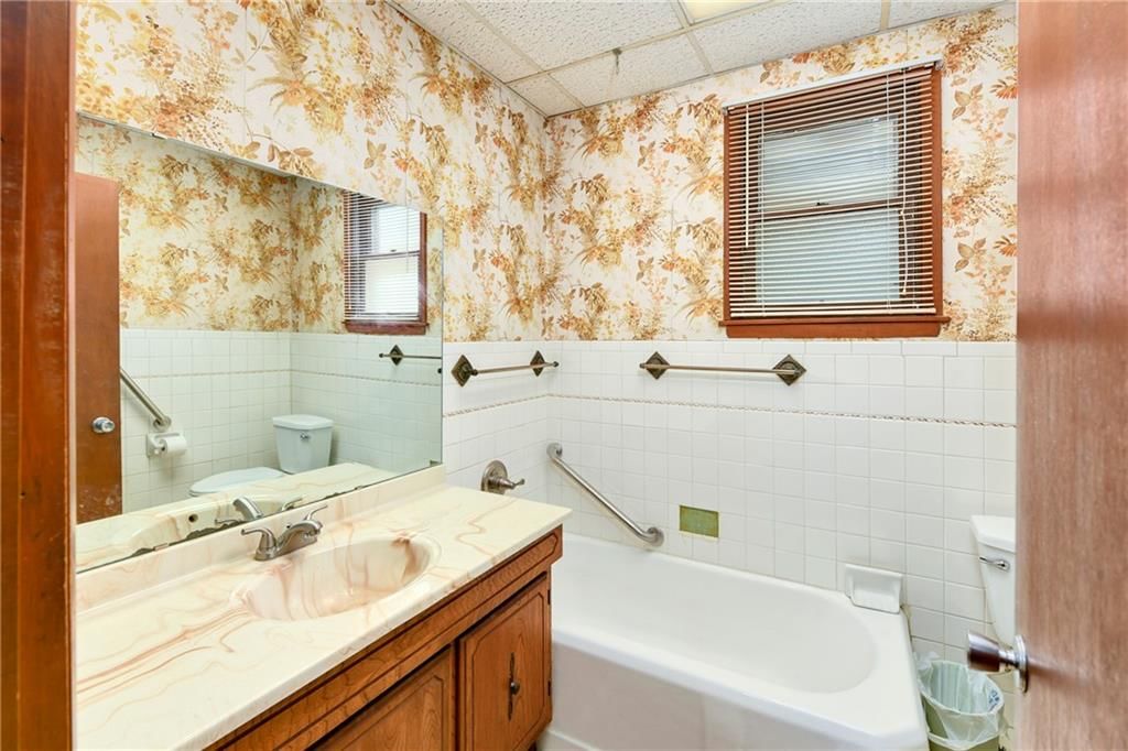 3121 & 3119 Saint Joseph Avenue — photo 19