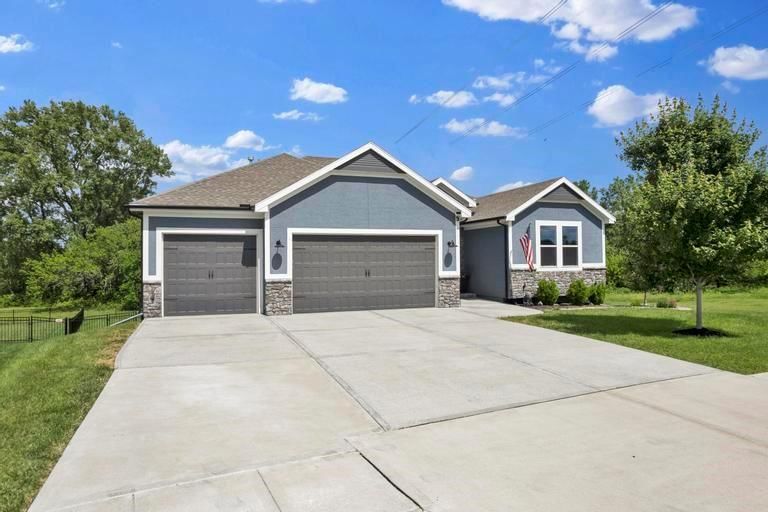 8752 Greeley Street — photo 3