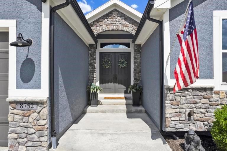 8752 Greeley Street — photo 4