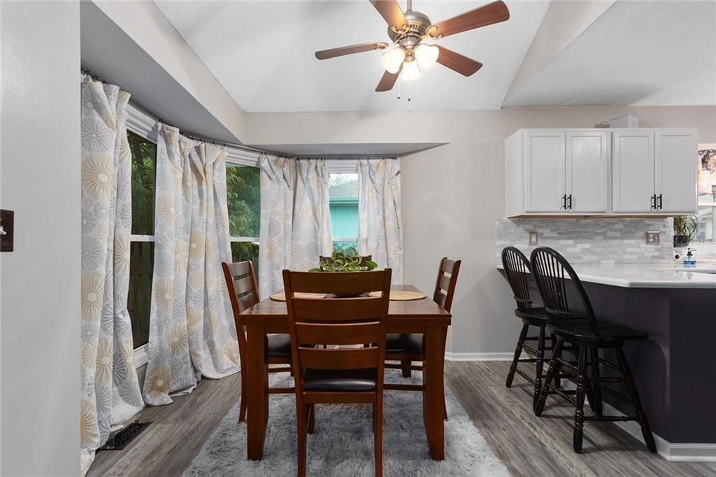 1512 NE Auburn Drive — photo 8