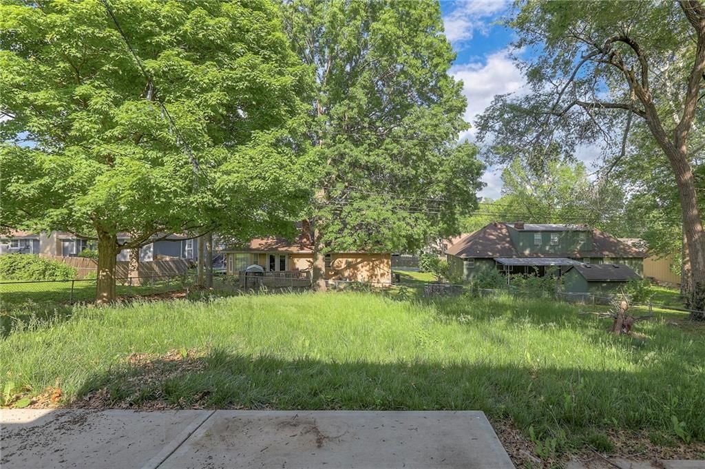 3601 S Hocker Avenue — photo 12