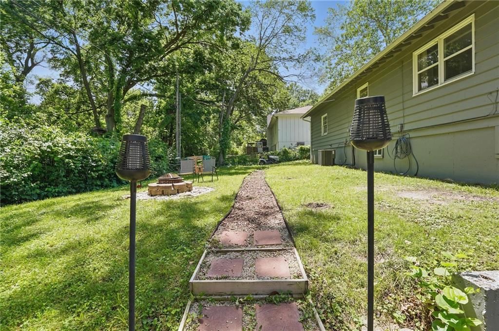 10621 E 32nd Street — photo 35