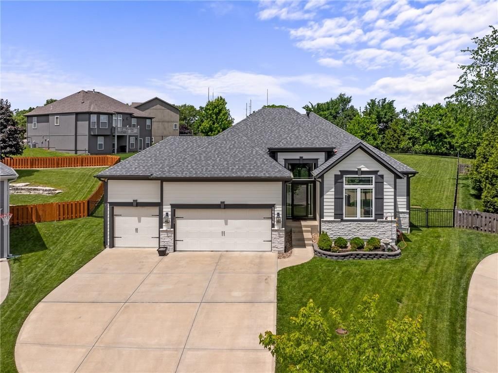 10916 S Barker Road, Olathe, KS