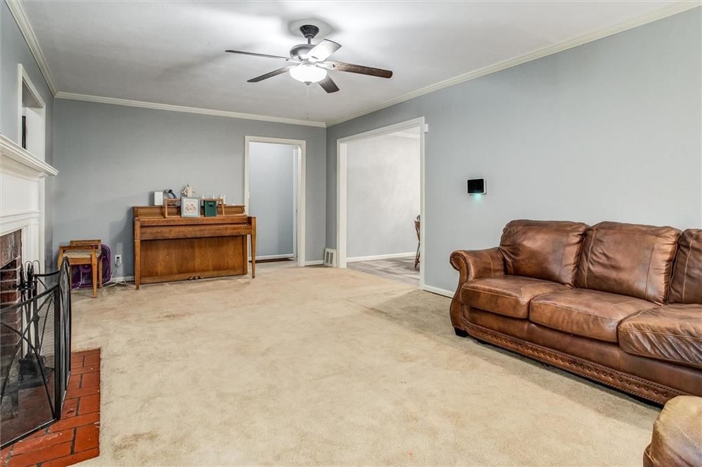 2738 S Crysler Avenue — photo 4