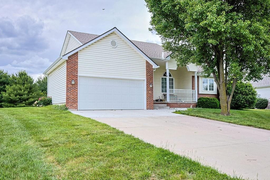 5212 Stoneridge Drive — photo 2