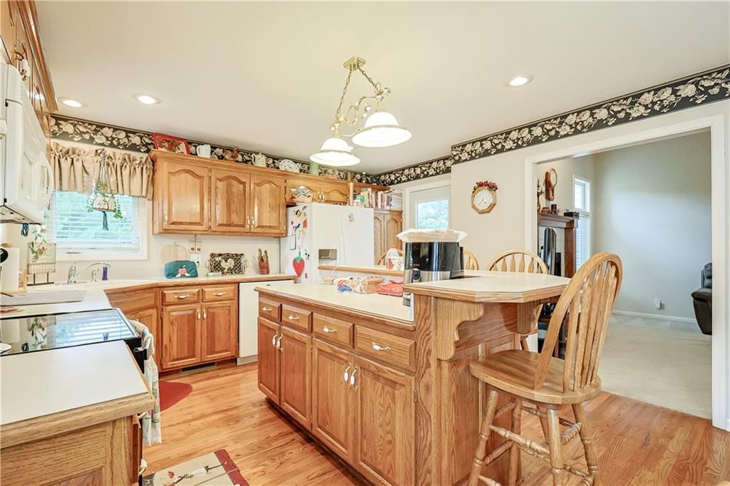 5212 Stoneridge Drive — photo 8