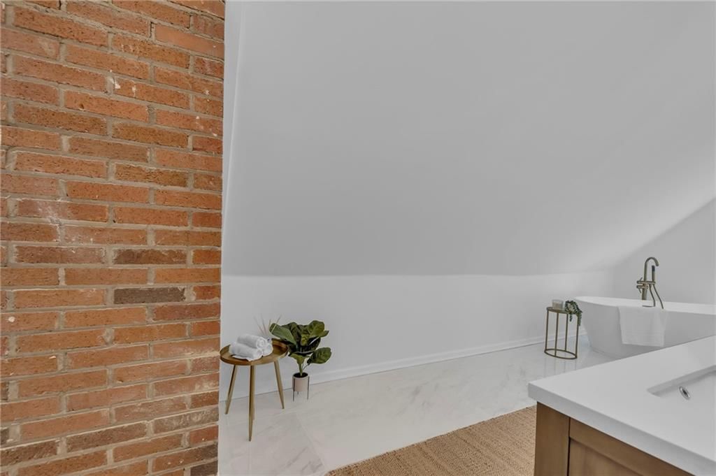 706 W Cedar Street — photo 22