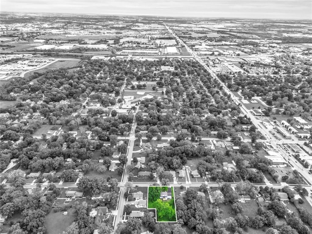 706 W Cedar Street — photo 56