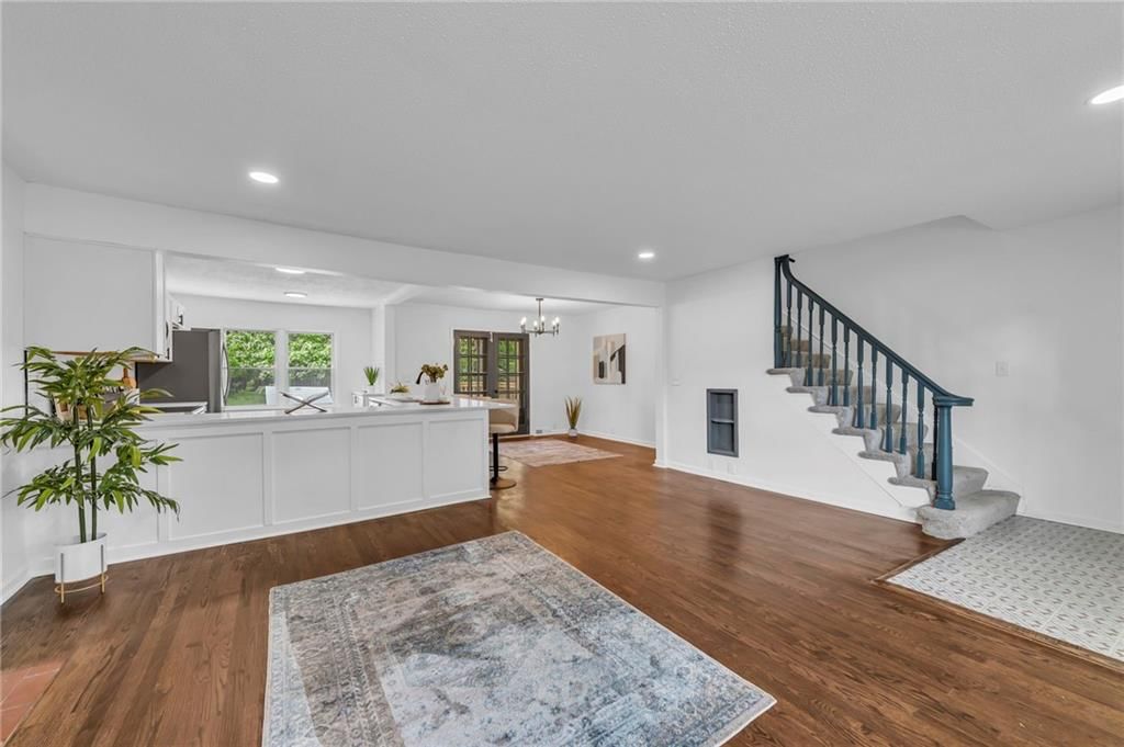 706 W Cedar Street — photo 9