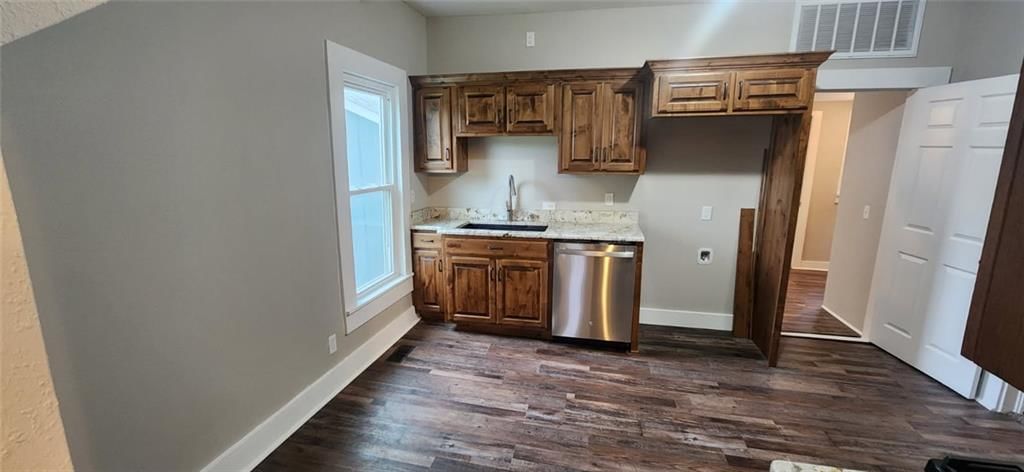 200 E Country Road — photo 11