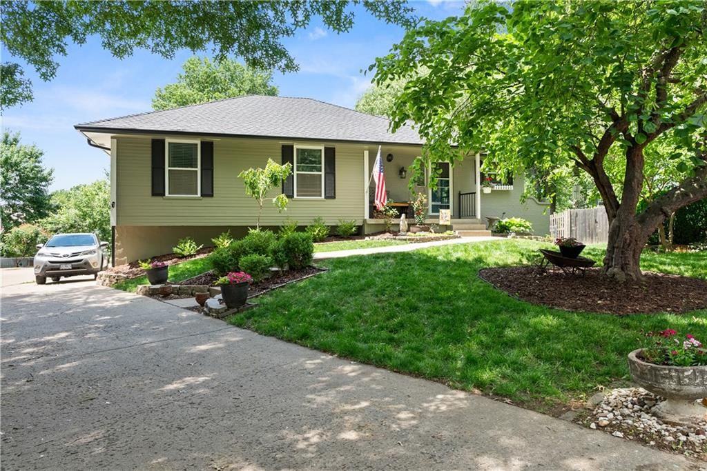 705 31st Court, Blue Springs, MO