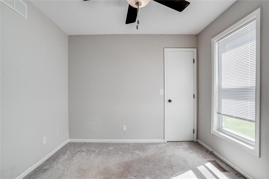 113 N Elm Street — photo 16