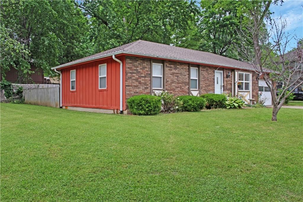2516 Heather Lane — photo 2