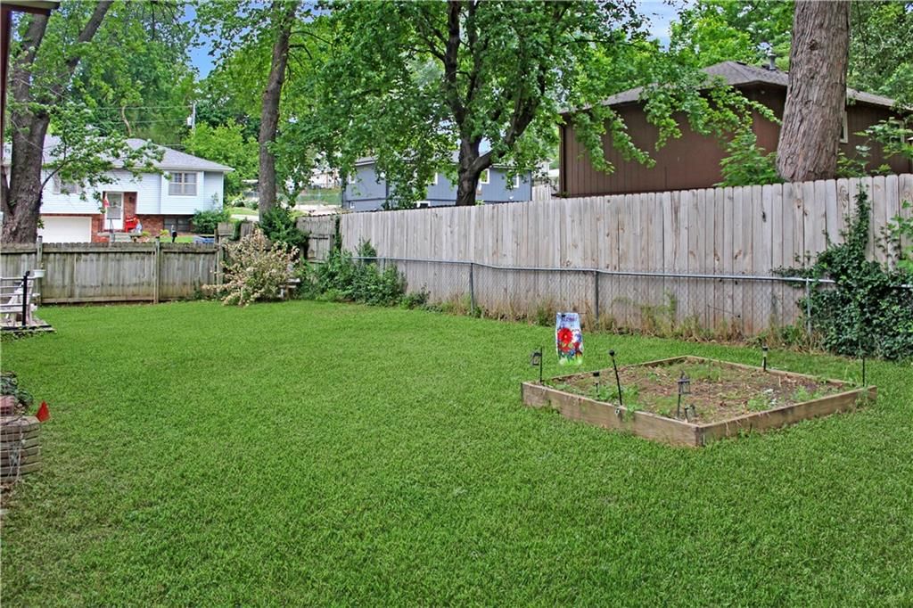 2516 Heather Lane — photo 21