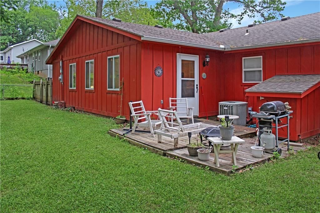 2516 Heather Lane — photo 4