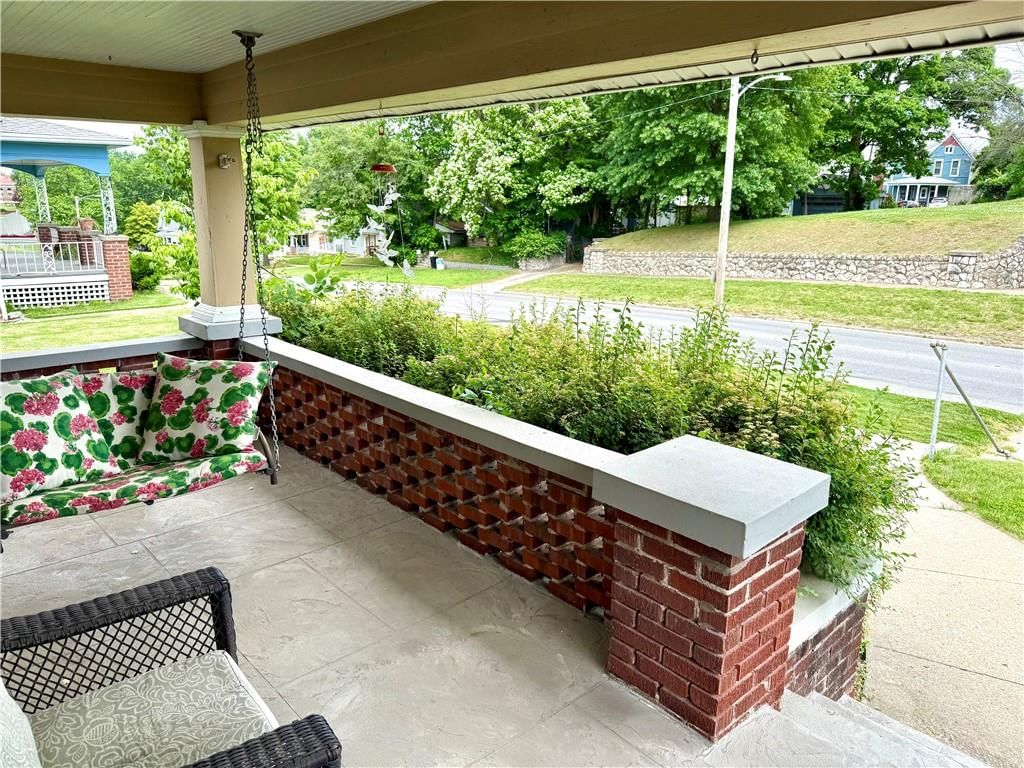 2926 Mitchell Avenue — photo 4