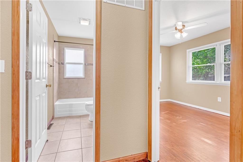 418 N Main Street — photo 12
